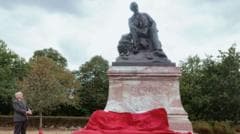 Marooned Lord Byron statue returns to Hyde Park