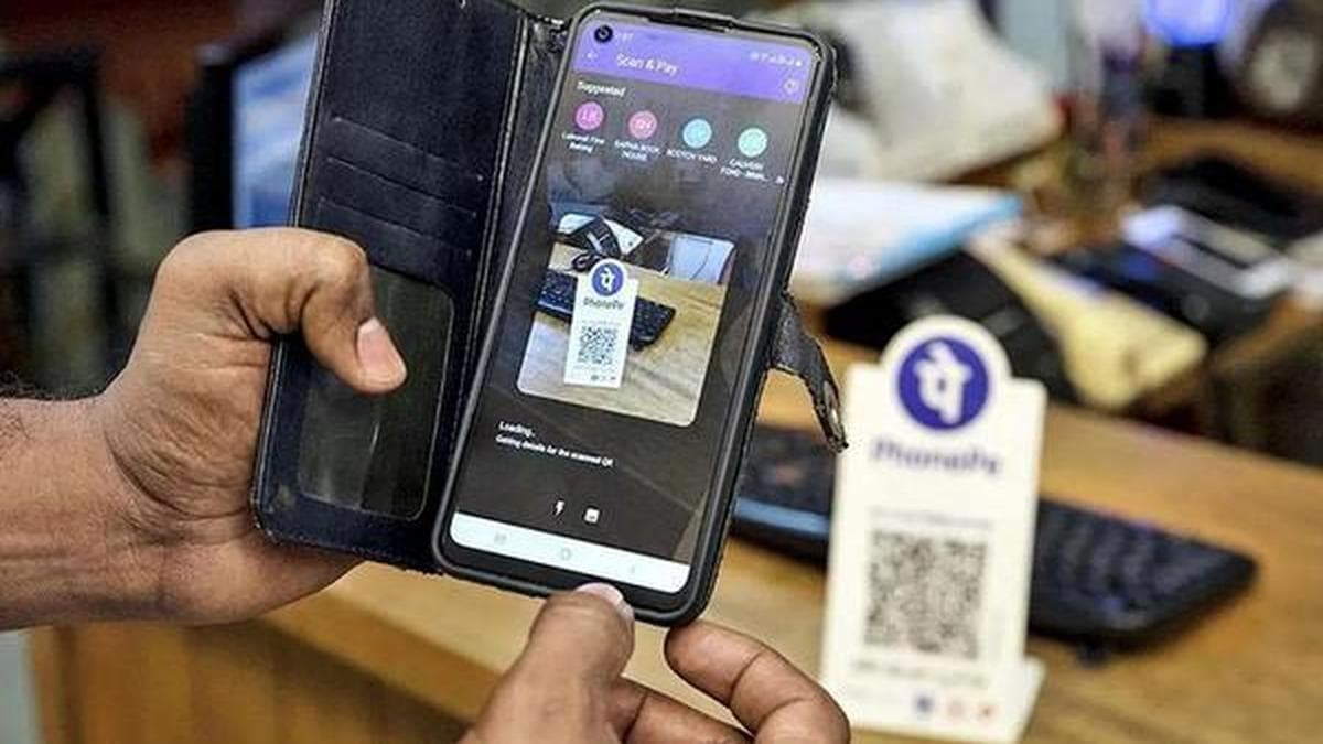 Merchants to be charged 0.4% for UPI transactions over ₹2,000; small vendors exempt