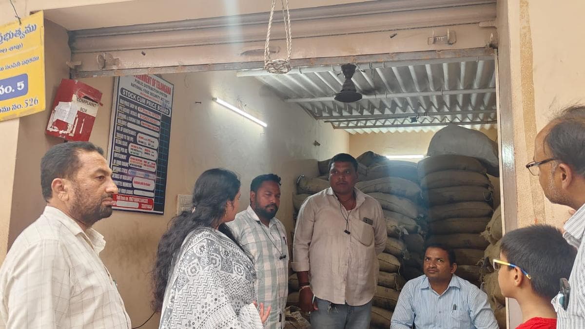 Telangana Civil Supplies officers directed to complete eKYC of ration card holders